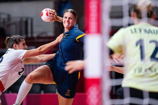 Carin Strömberg of Sweden compete in the women's handball