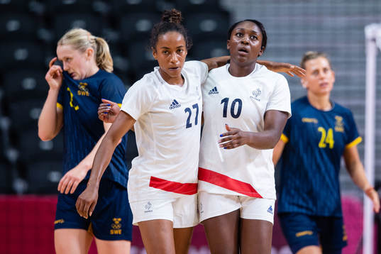 Estelle Nze Minko and Grace Zaadi Deuna of France compete