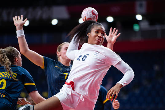 Pauletta Foppa of France compete in the women's handball