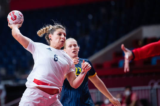 Chloe Valentini of France compete in the women's handball