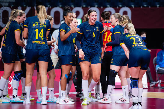 Jamina Roberts and Carin Strömberg celebrates