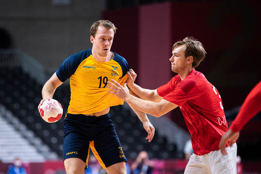 Felix Claar of Sweden in the men’s handball match between