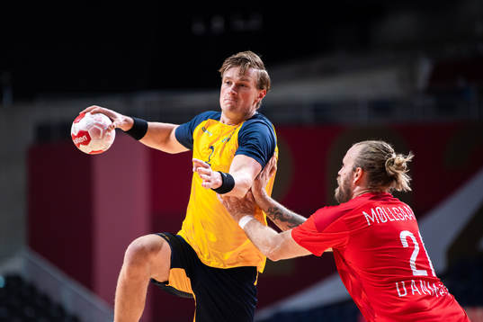 Jonathan Carlsbogård of Sweden in the men’s handball