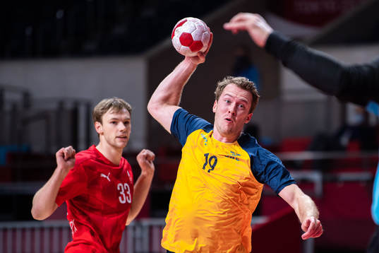 Felix Claar of Sweden in the men’s handball match between
