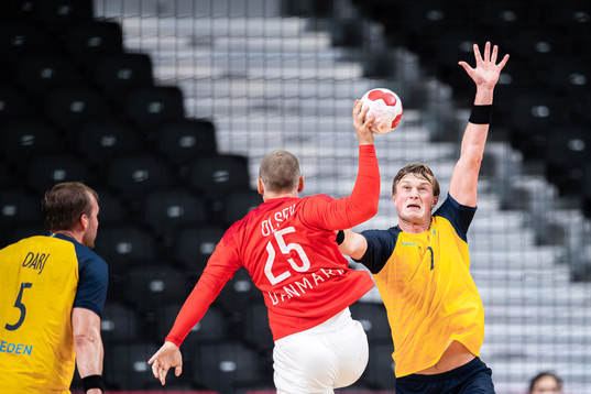 Jonathan Carlsbogård of Sweden in the men’s handball