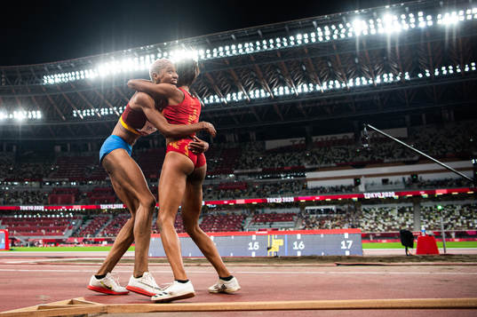 Yulimar Rojas of Venezuela and Ana Peleteiro of Spain