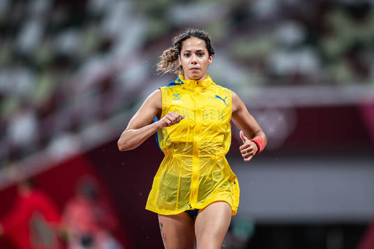 Angelica Bengtsson of Sweden warms up