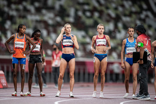 Karoline Bjerkeli Grøvdal of Norway prepares