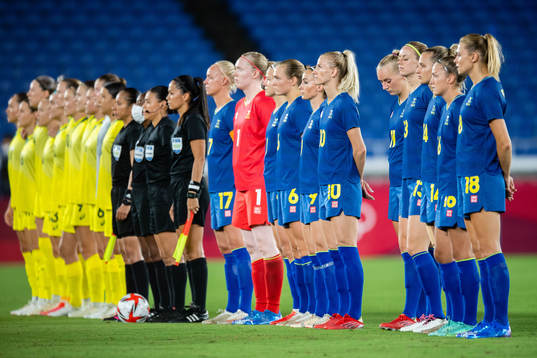 Players of Australia and of Sweden