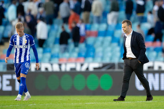 IFK Göteborgs Oscar Wendt och tränare Mikael Stahre deppar