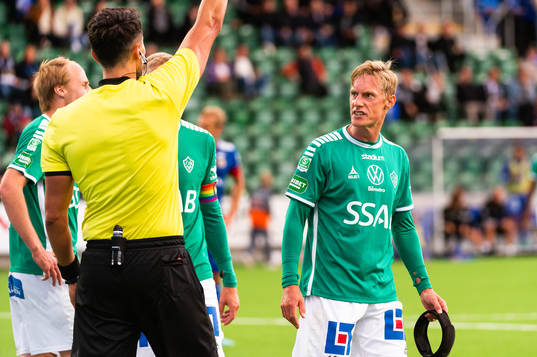 Brages Pontus Hindrikes reagerar och varnas