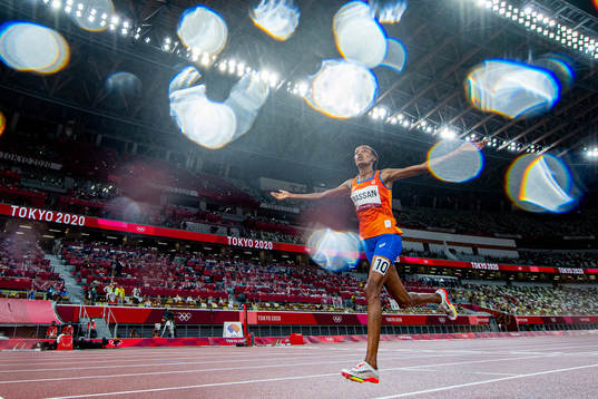 Sifan Hassan of Netherlands celebrates