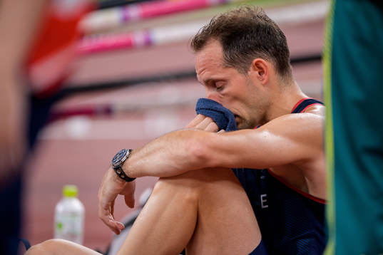 Renaud Lavillenie of France in pain