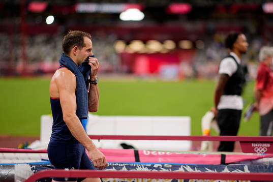 Renaud Lavillenie of France in pain