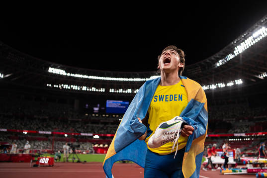 Armand Duplantis of Sweden celebrate his first place