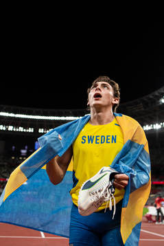 Armand Duplantis of Sweden celebrate his first place