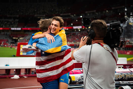 Armand Duplantis of Sweden celebrate his first place with