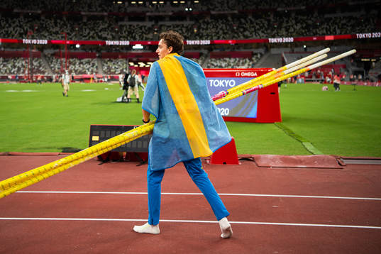 Armand Duplantis of Sweden celebrate his first place as he