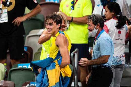 Armand Duplantis of Sweden celebrate his first place with