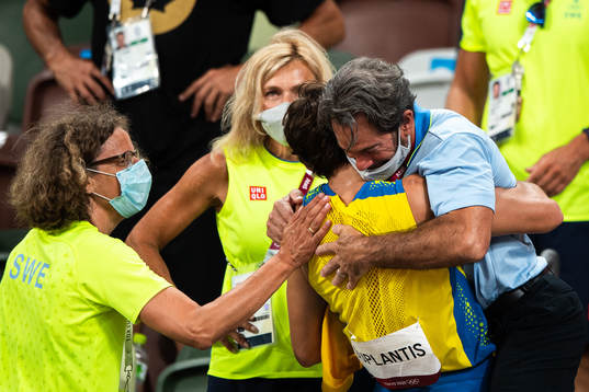 Armand Duplantis of Sweden celebrate his first place with