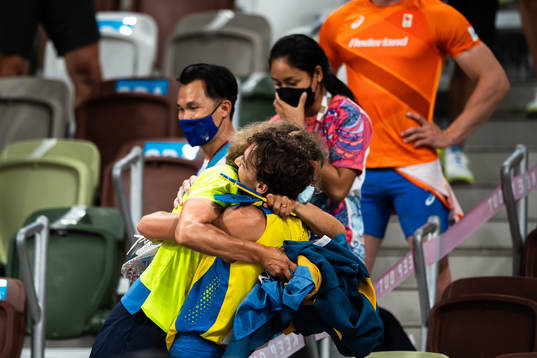 Armand Duplantis of Sweden celebrate his first place with