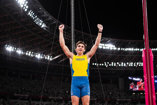 Armand Duplantis of Sweden celebrate his first place