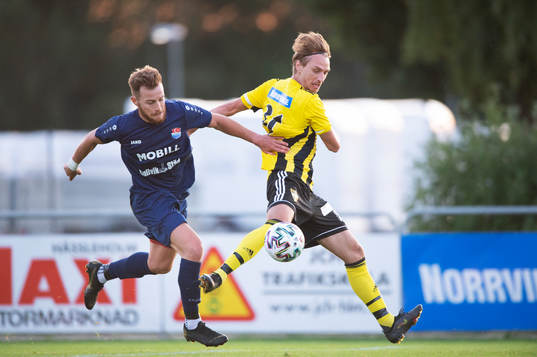 IFK Hässleholms Julian Grozdanovski i matchen i division 2