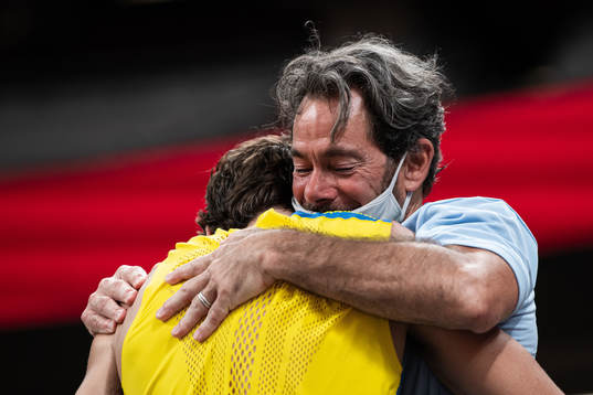 Armand Duplantis of Sweden celebrate his first place with