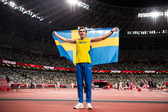 Armand Duplantis of Sweden celebrate his first place