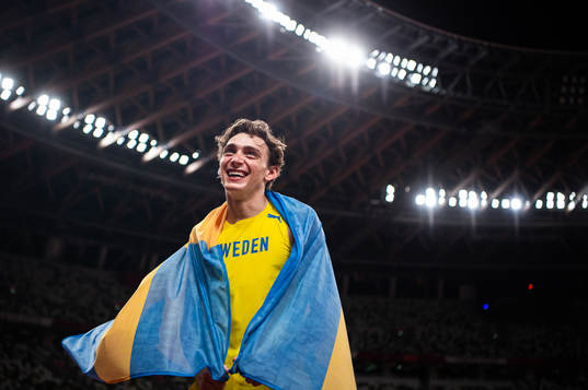 Armand Duplantis of Sweden celebrate his first place