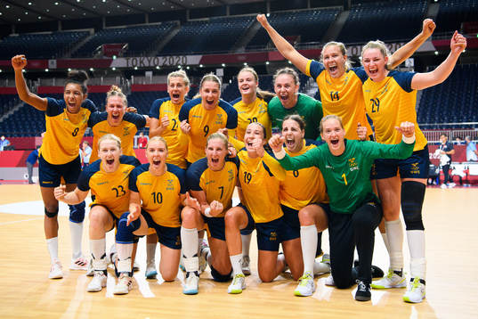 Players of Sweden celebrate