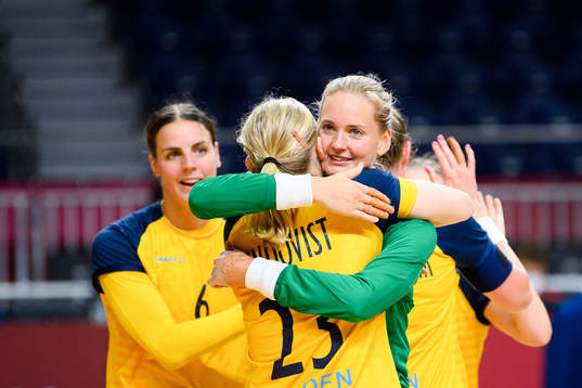 Goalkeeper Johanna Bundsen and Emma Lindqvist of Sweden