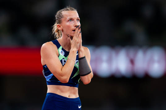 Anzjelika Sidorova of ROC (Russia) celebrates while