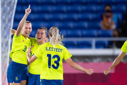 Stina Blackstenius of Sweden celebrates scoring 1-0 in the