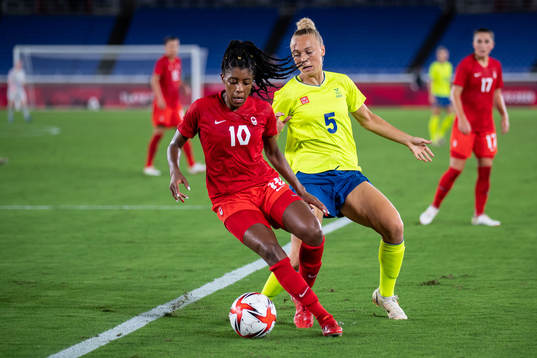 Ashley Lawrence of Canada and Hanna Bennison of Sweden in