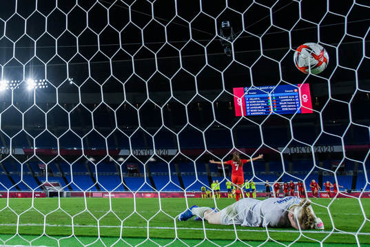 Julia Grosso of Canada celebrates