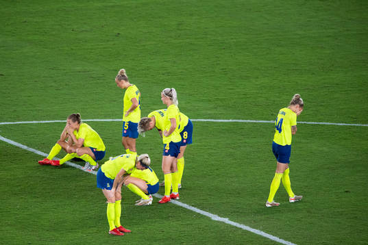 Players of Sweden looks dejected