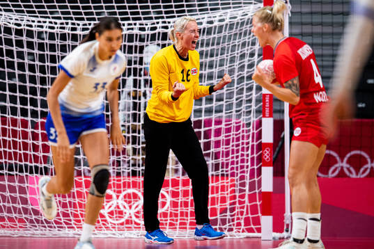 goalkeeper Katrine Lunde of Norway celebrates in the