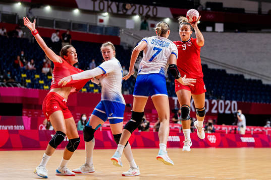 Kari Dale Brattset and Nora Mørk of Norway in the women's