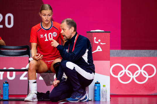 Stine Bredal Oftedal and Thorir Hergeirsson, head coach of