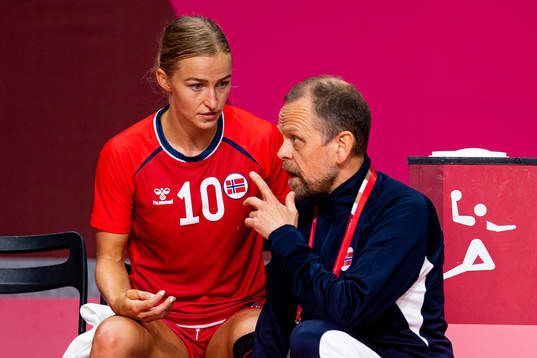 Stine Bredal Oftedal and Thorir Hergeirsson, head coach of