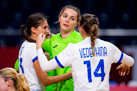 Ekaterina Ilina, goalkeeper Viktoria Kalinina and Polina