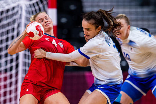 Veronica Kristiansen of Norway and Ekaterina Ilina of ROC