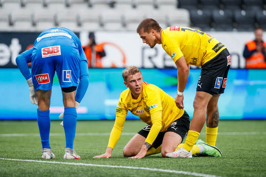 Mjällbys Eric Björkander deppar