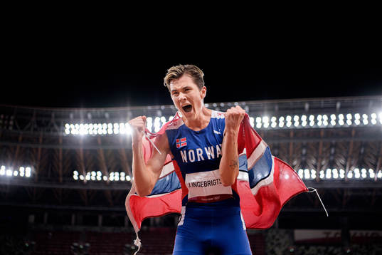 Jakob Ingebrigtsen of Norway celebrates