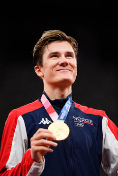 Jakob Ingebrigtsen of Norway celebrates