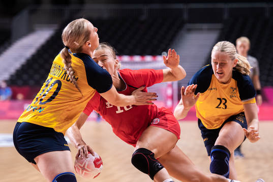 Mathilda Lundström and Emma Lindqvist of Sweden against
