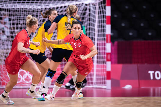Veronica Kristiansen and Nora Mørk of Norway in women's
