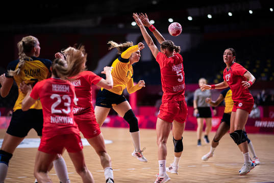 Melissa Petrén of Sweden in women's handball bronze medal