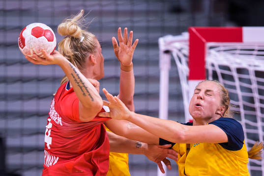Veronica Kristiansen of Norway and Linn Blohm of Sweden in
